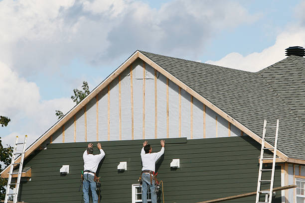 Professional Siding technician working in Piedmont, SC